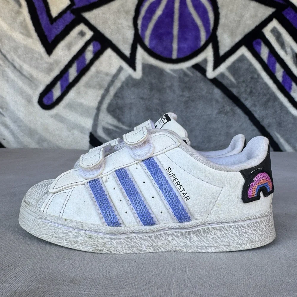 Size 7k - adidas Superstar Little Kid 'Rainbow Decal'